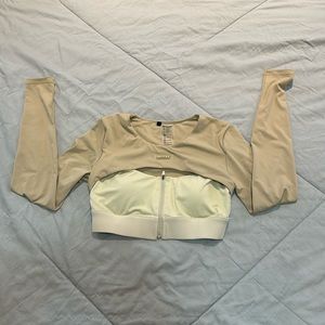 Bo+Tee zip front athletic top